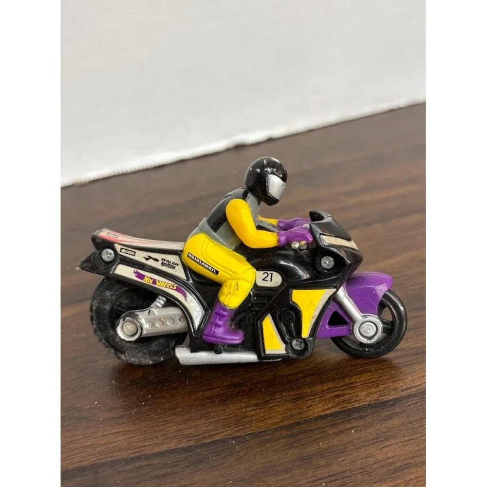 Hot Wheels Black Yellow Purple Racing Motorcycle with Rider Number 21 Toy